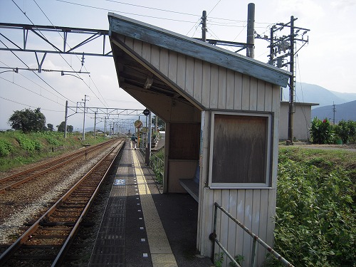 s-関川駅のプラットホーム.jpg